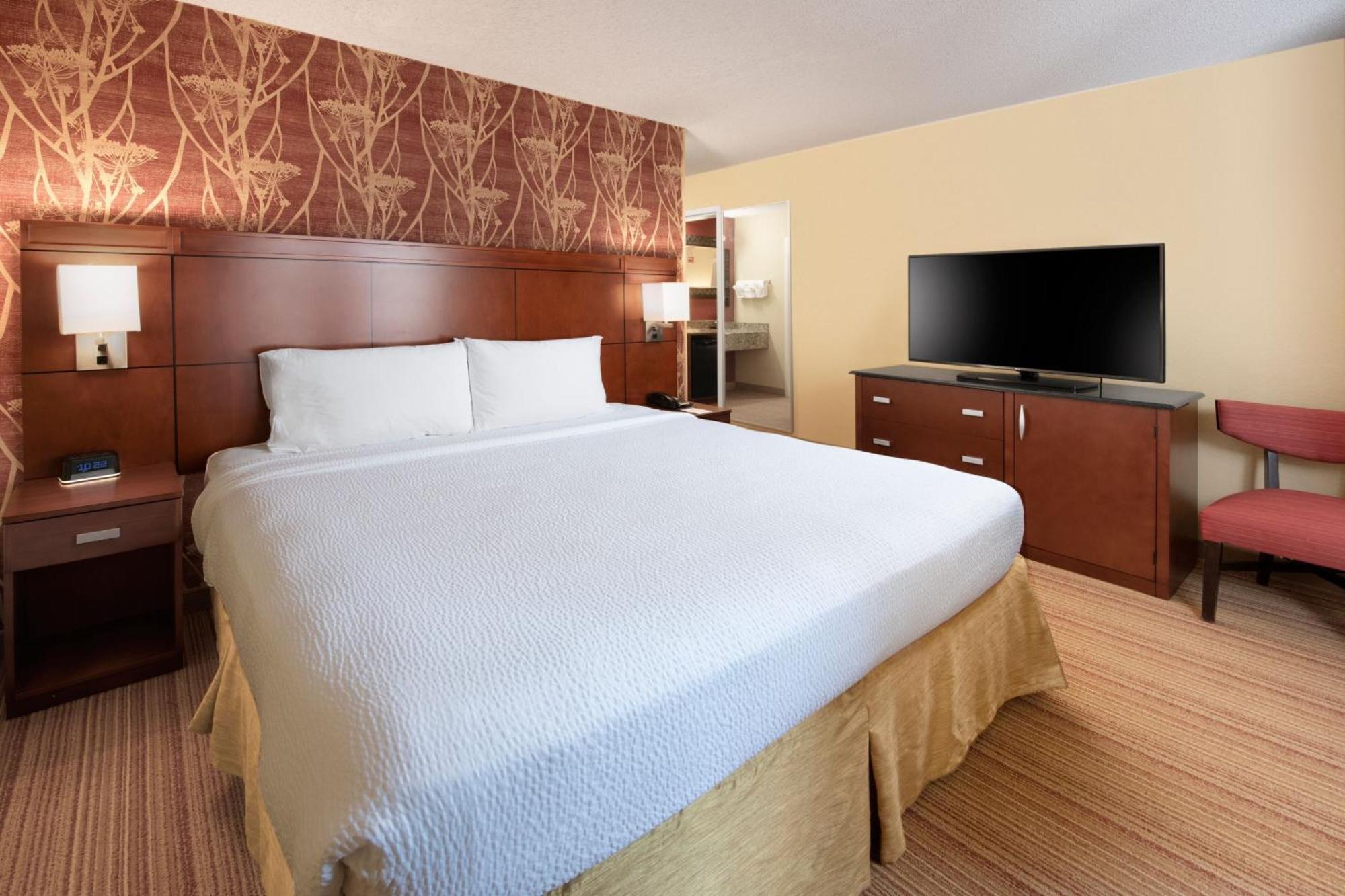 Courtyard By Marriott Dallas Plano In Legacy Park Exterior photo
