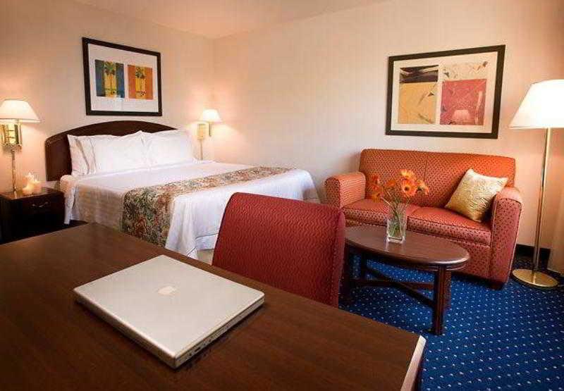 Courtyard By Marriott Dallas Plano In Legacy Park Room photo
