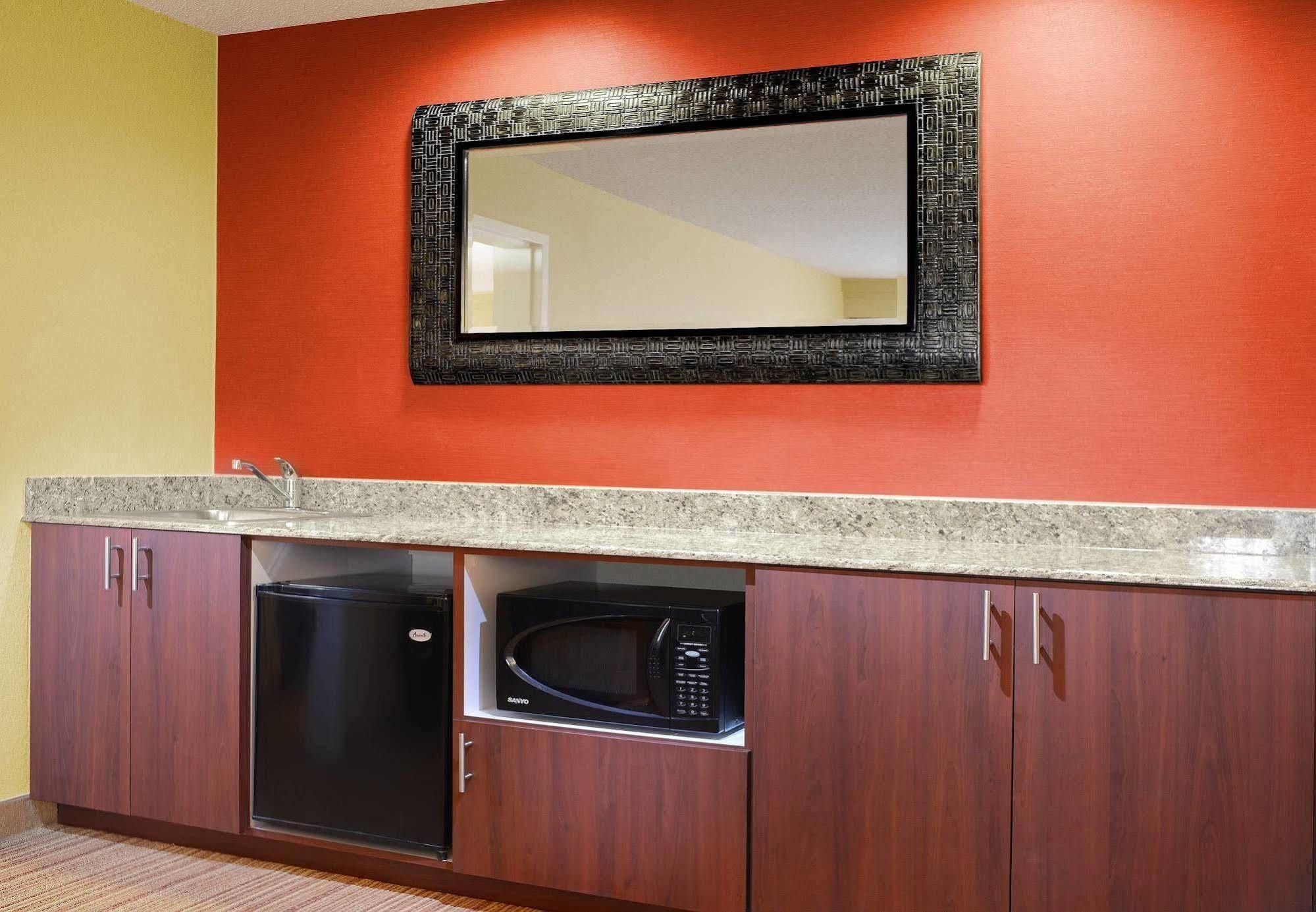 Courtyard By Marriott Dallas Plano In Legacy Park Exterior photo
